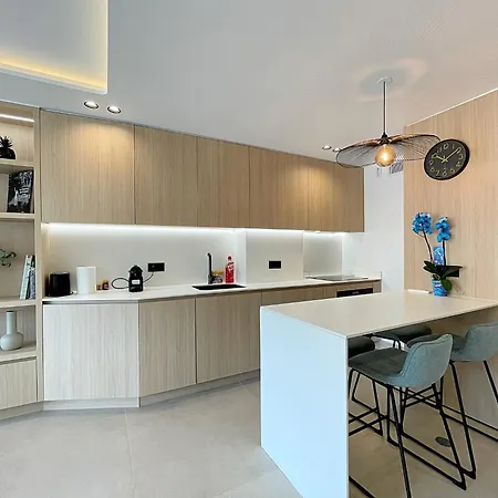 New 2 Bedrooms With Terrace By Viva Riviera Apartman